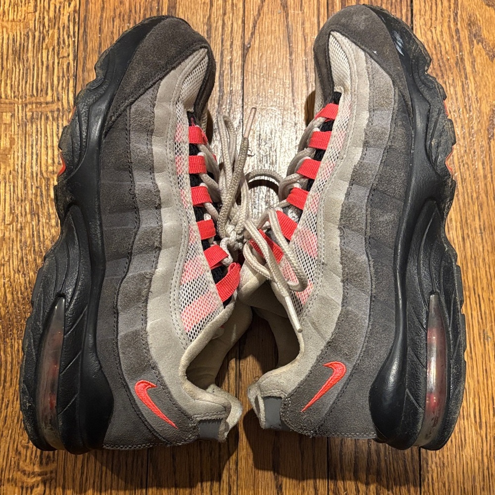 Nike Air Max 95 Gray and Red Sneakers